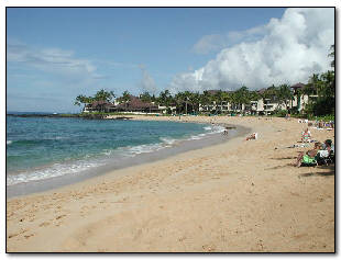 Sweeping sandy beach at Kiahuna